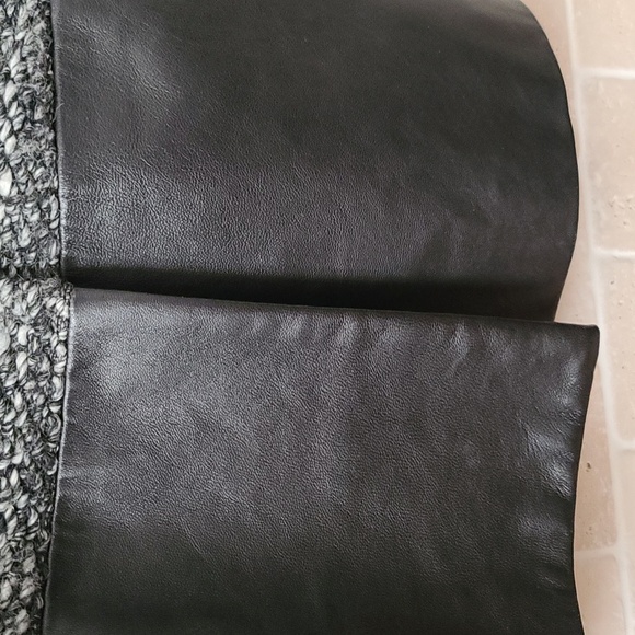 Danier Women's Black Wool Blend and Leather Coat (Sz M) - Picture 14 of 15